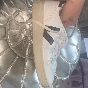 VEJA sneakers size 5 US/36 EUR